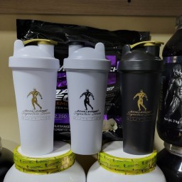 Kevin Levrone Shaker Premium Blanco 600ml/20oz